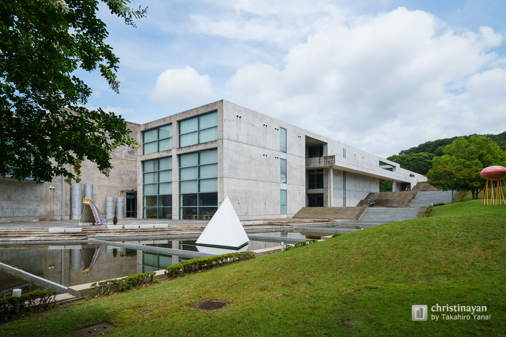 Exterior view of Childrens Museum, Hyogo (兵庫県立こどもの館)