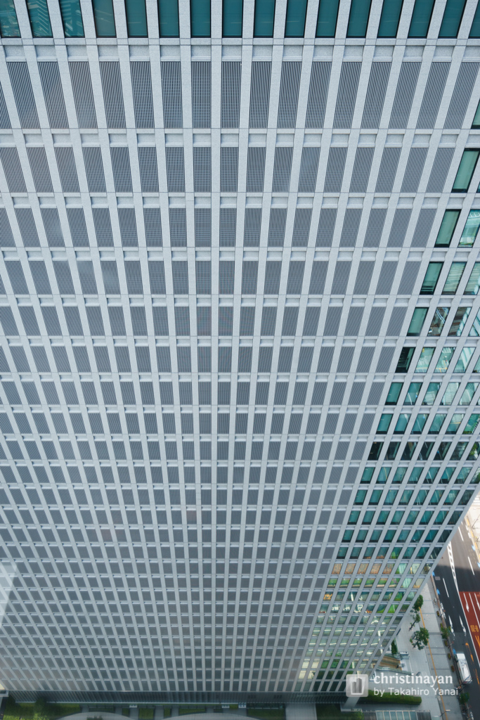 Exterior view of Nippon Life Hamamatsucho Crea Tower (日本生命浜松町クレアタワー)