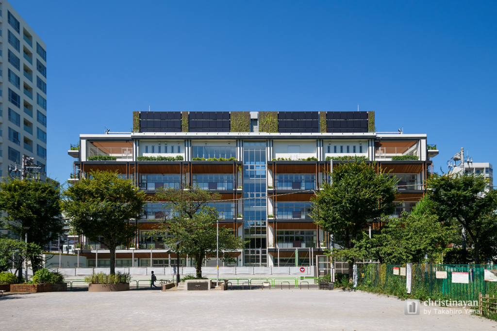 The facade of Kuramae Elementary School (台東区立蔵前小学校)