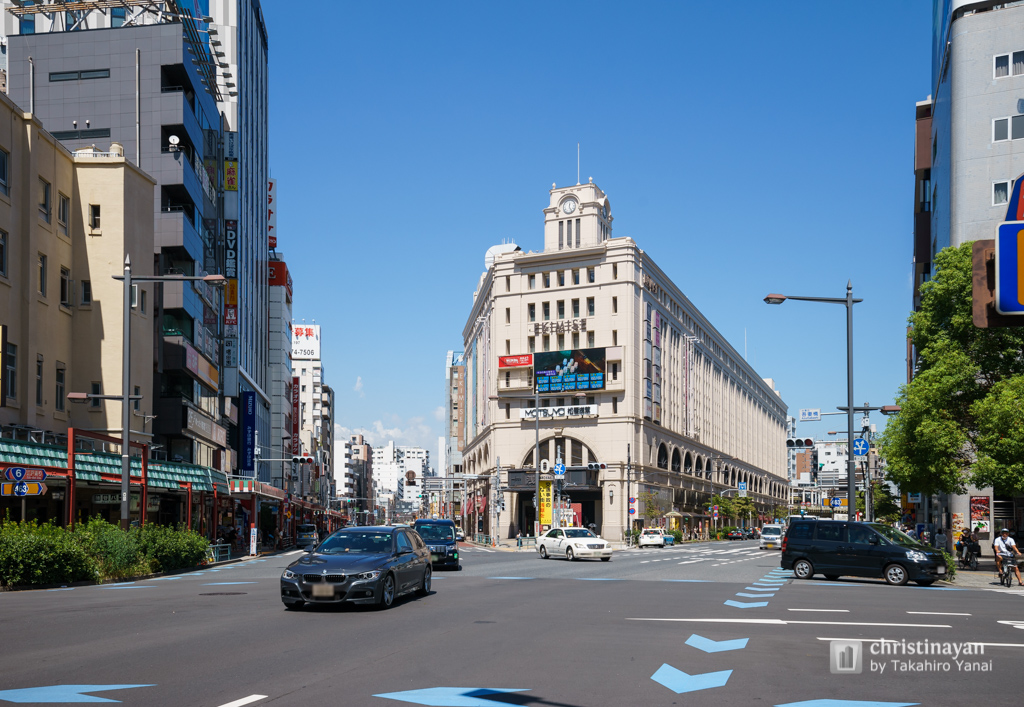 Full view of Asakusa Matsuya (浅草松屋)