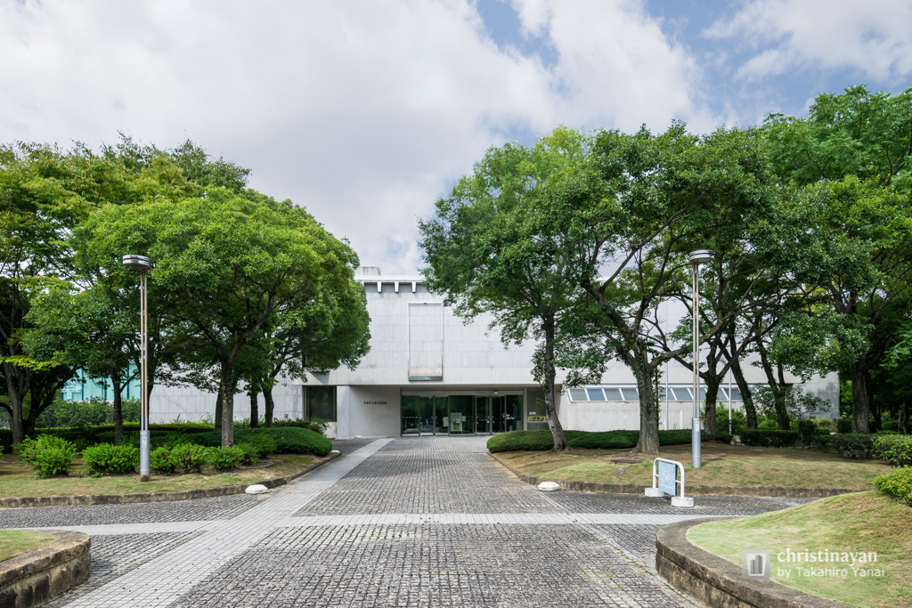 The facade of Hyogo Prefectural Museum of History (兵庫県立歴史博物館)