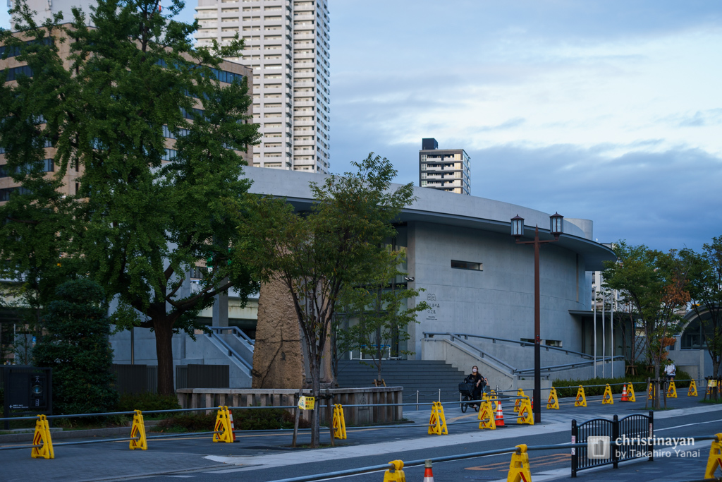 Exterior view of Nakanoshima Childrens Book Forest (こども本の森中之島)