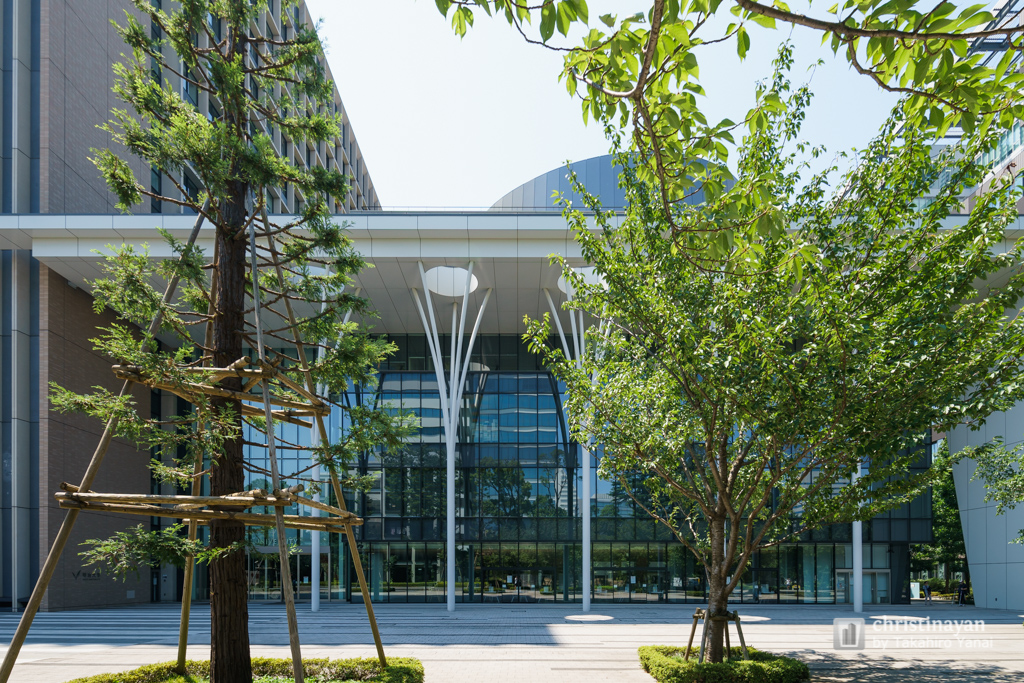 The facade of Meiji University, Nakano Campus (明治大学中野キャンパス)