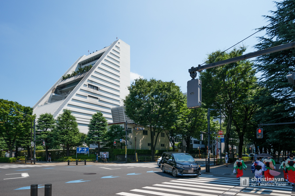 Full view of Nakano Sunplaza (中野サンプラザ)