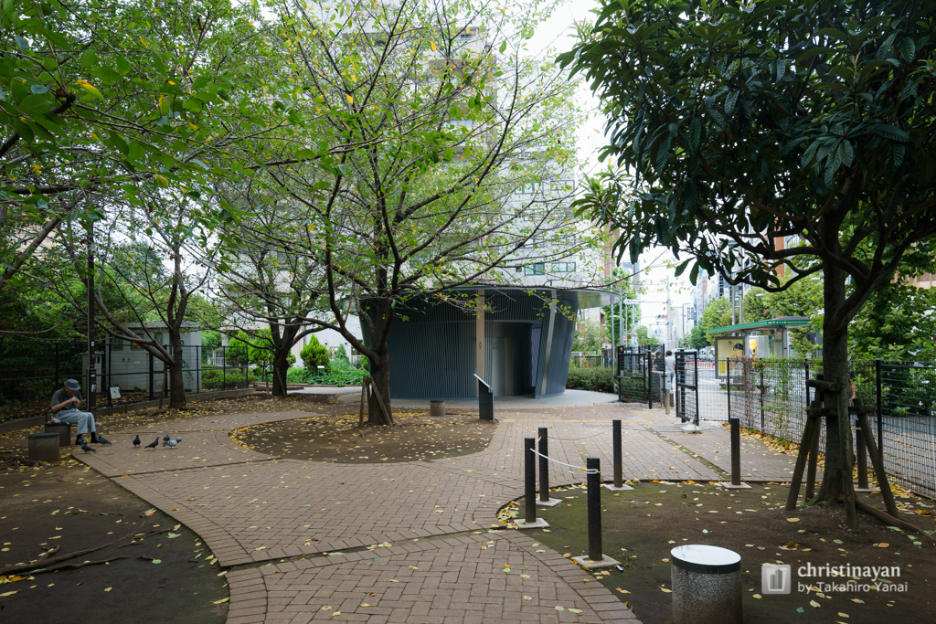 Exterior view of Jingu-dori Street, Public Rest Room (神宮通公園トイレ)