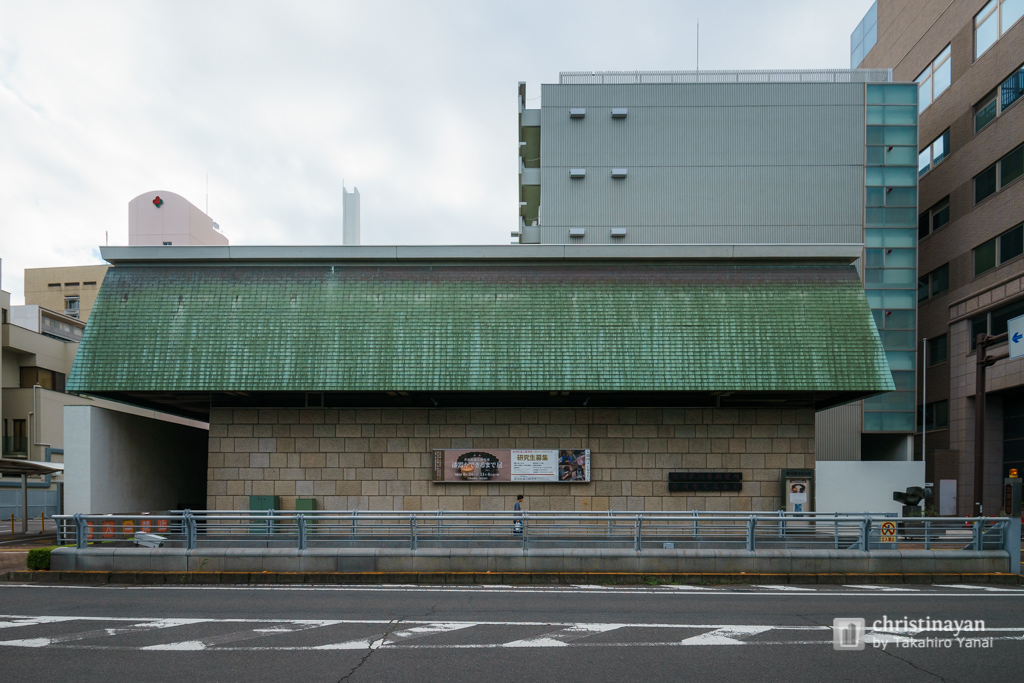 The facade of Kagawa Prefectural Cultural Hall (香川県文化会館)