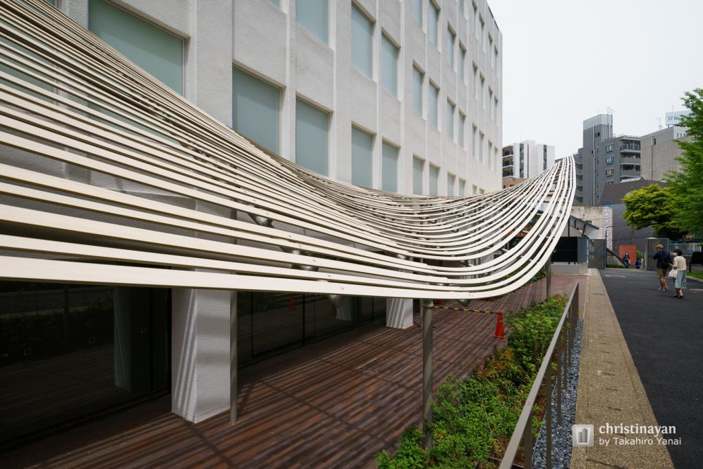 Full view of The Waseda International House of Literature (早稲田大学　国際文学館)