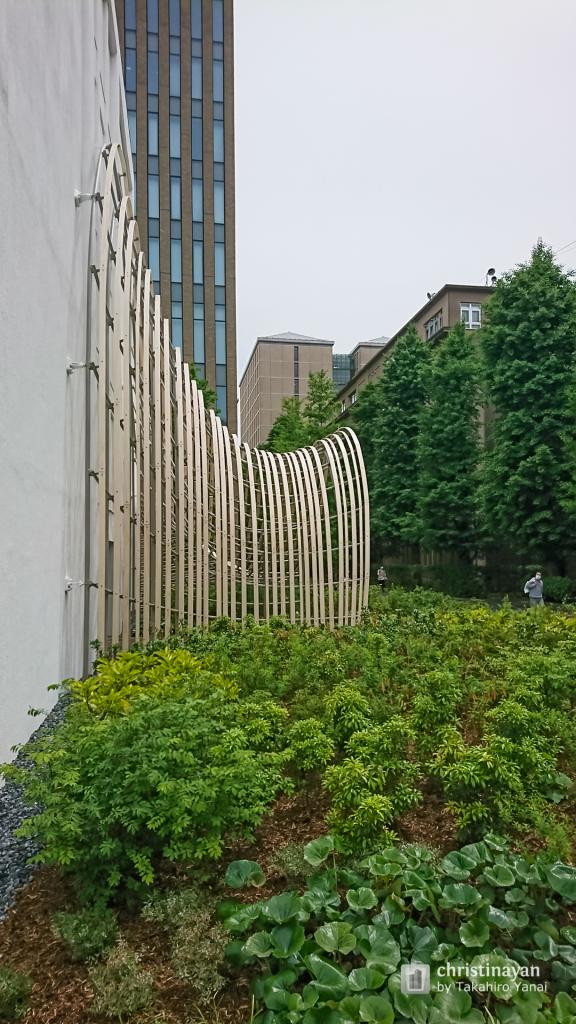 Full view of The Waseda International House of Literature (早稲田大学 国際文学館)