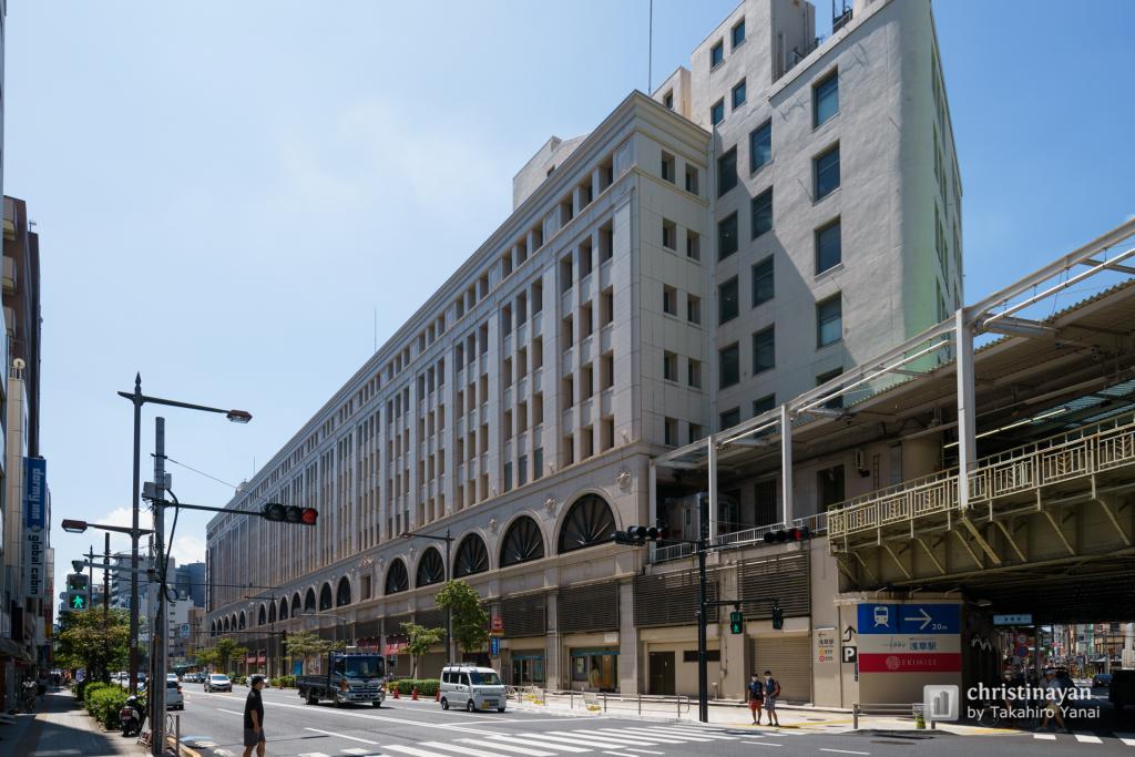 Exterior view of Asakusa Matsuya (浅草松屋)