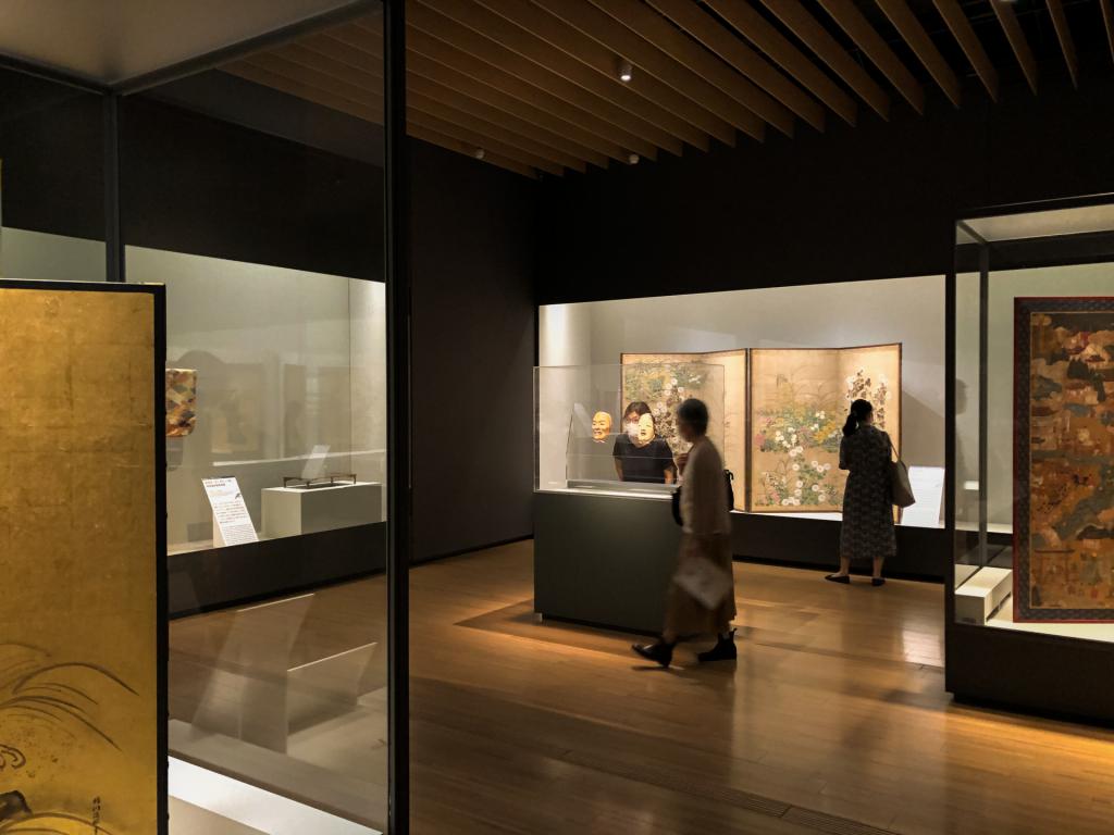 Indoor view of Suntory Museum of Art (サントリー美術館