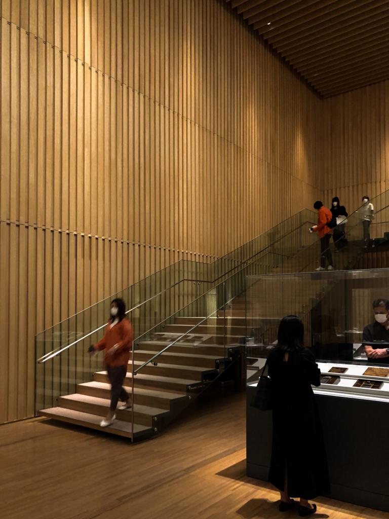 Indoor view of Suntory Museum of Art (サントリー美術館