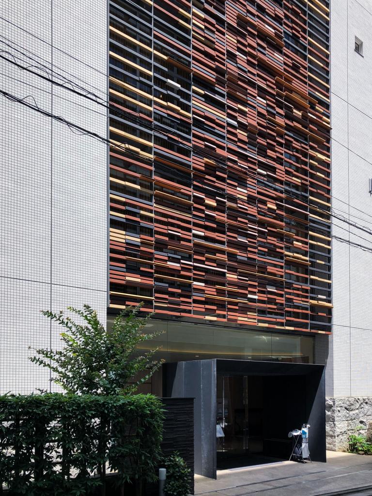 Exterior view of Taisoji Temple (太宗寺　新宿御苑前聖陵)