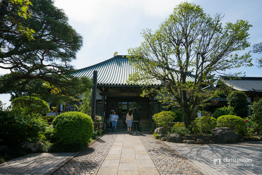 The facade of Yojuin (青龍山 養寿院)