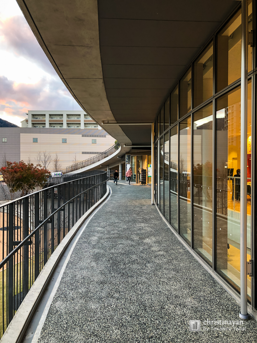 Exterior view of Takarazuka Arts Center (宝塚市立文化芸術センター)