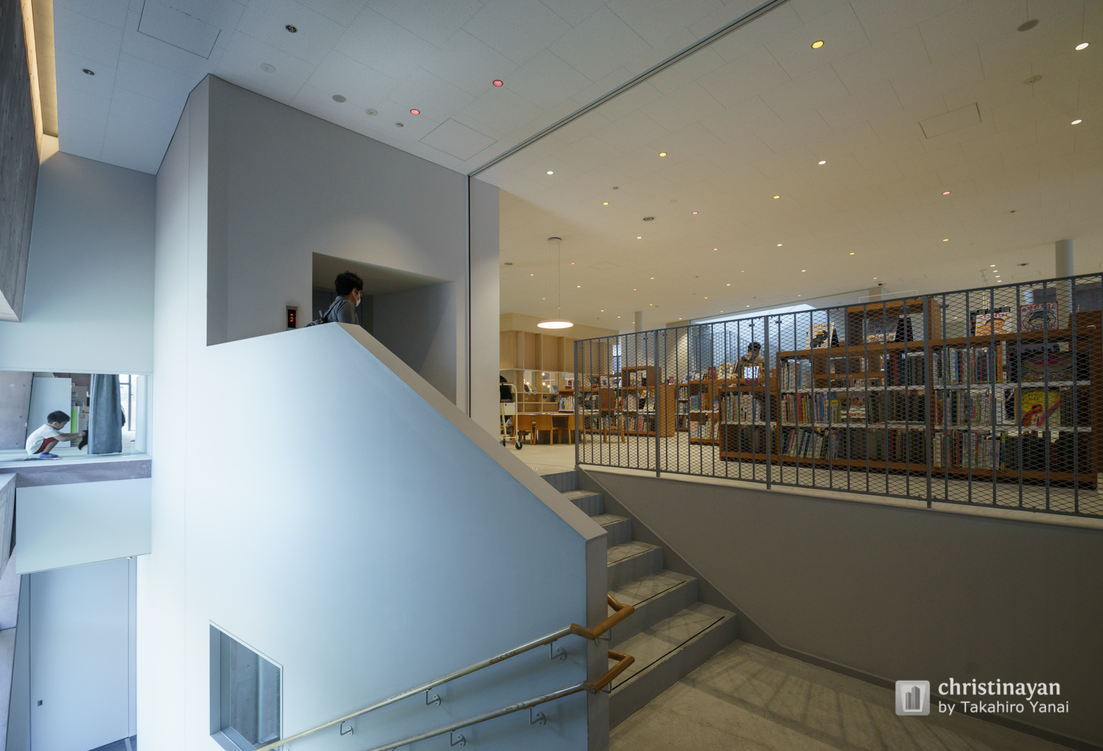 Indoor view of Matsubara City Library (読書の森)