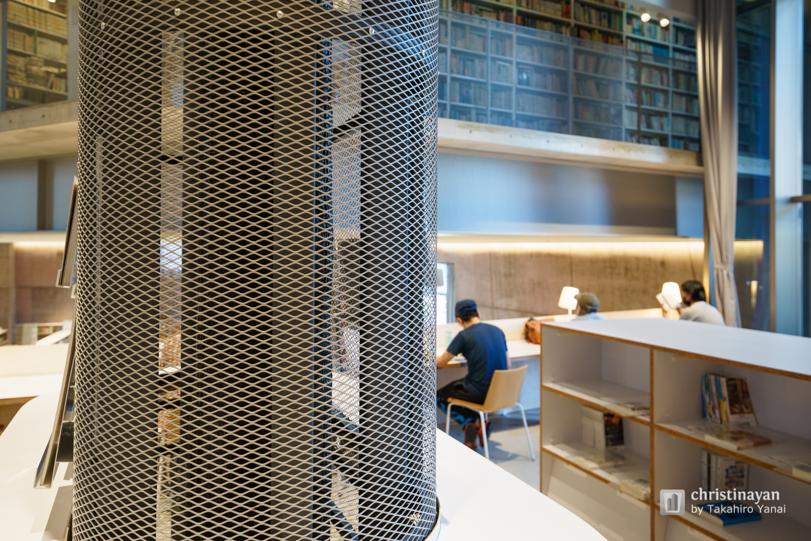 Indoor view of Matsubara City Library (読書の森)