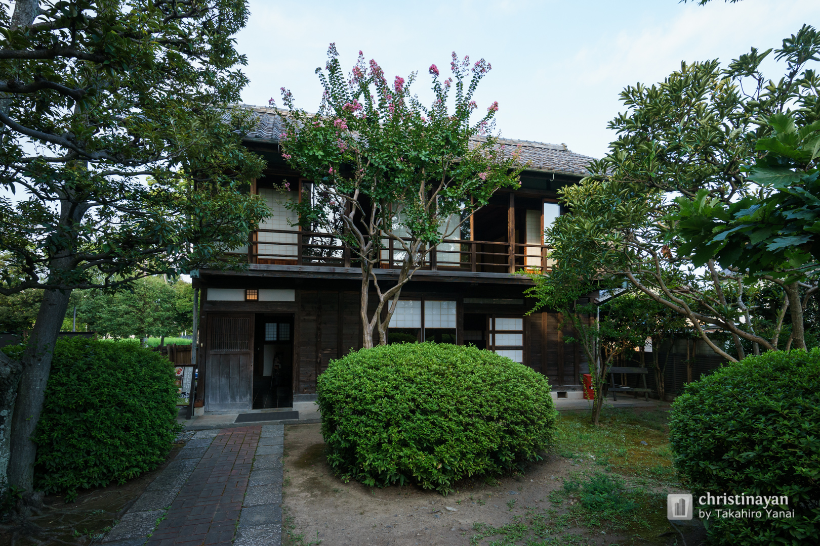 Exterior view of Keisuke Serizawa\\\'s house (芹沢銈介の家)