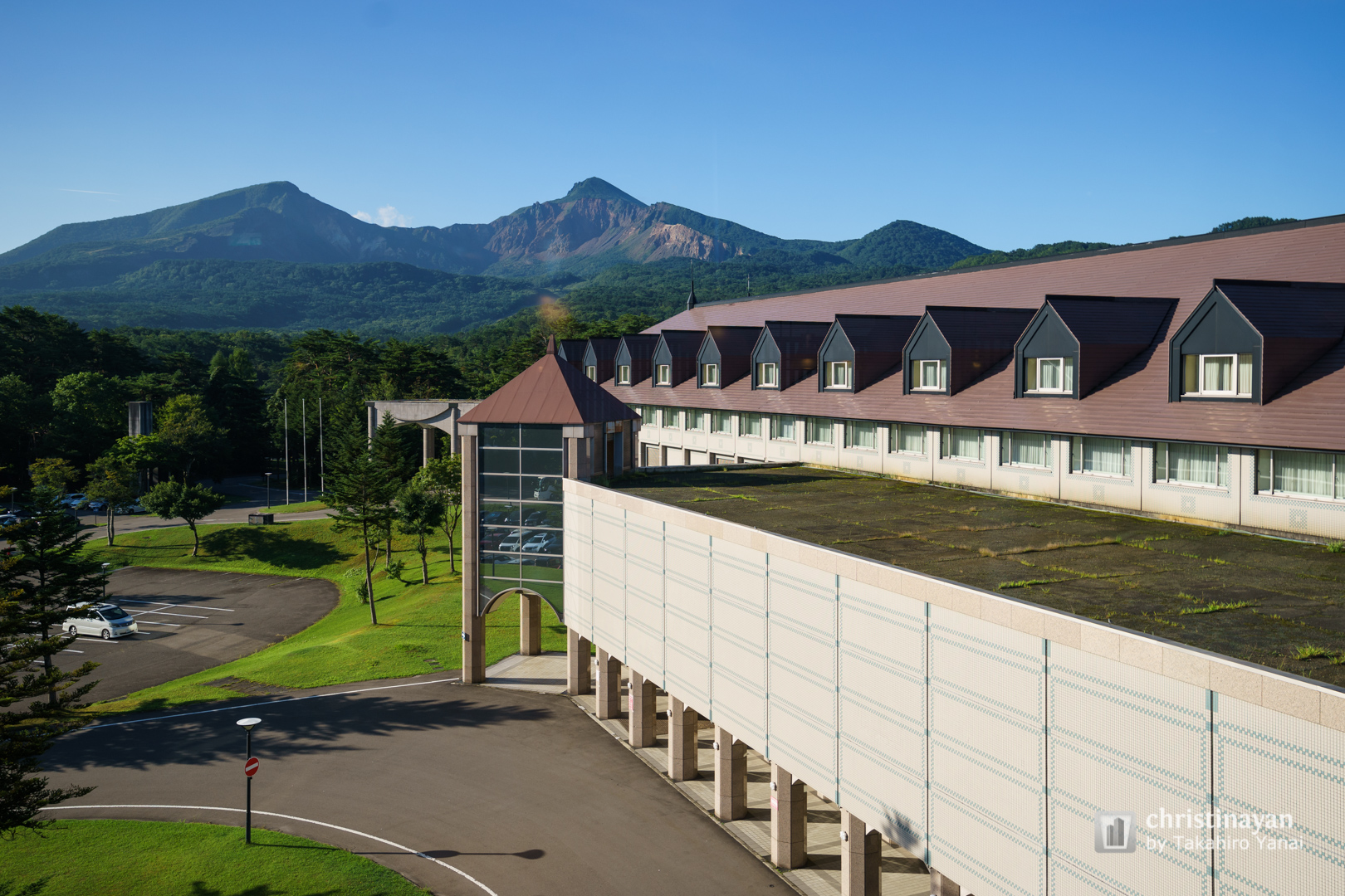 Exterior view of Urabandai Lake Resort (裏磐梯レイクリゾート)
