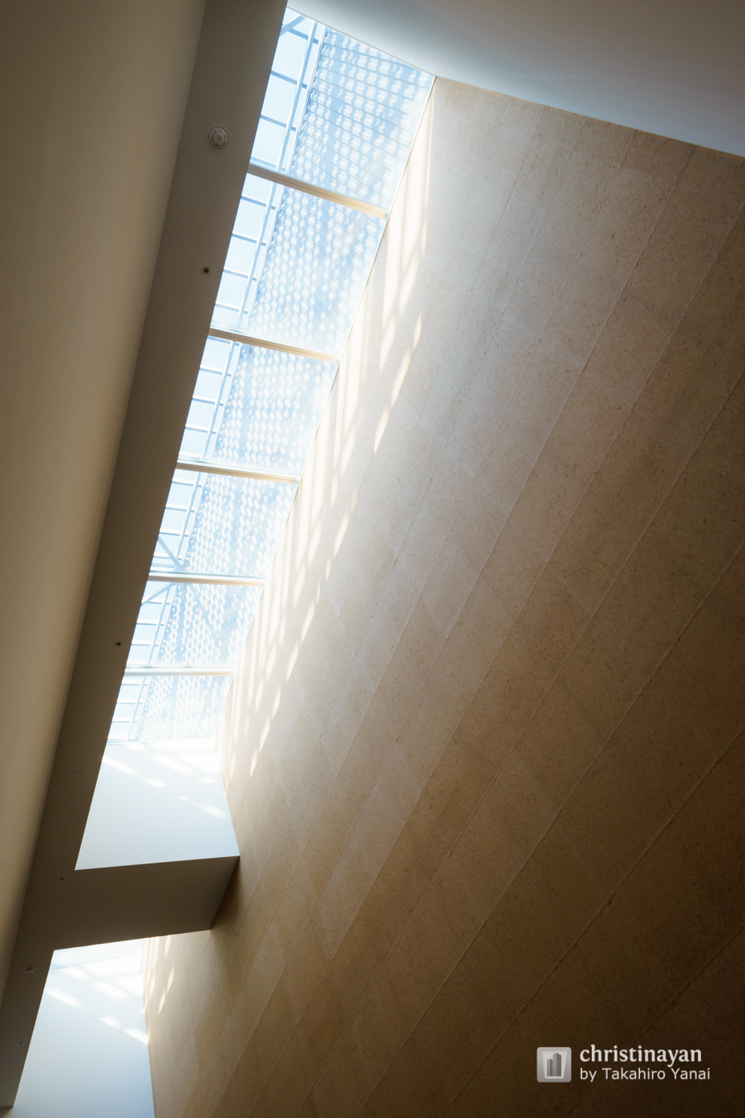 Indoor view of Nara Prefectural Convention Center (奈良県コンベンションセンター)