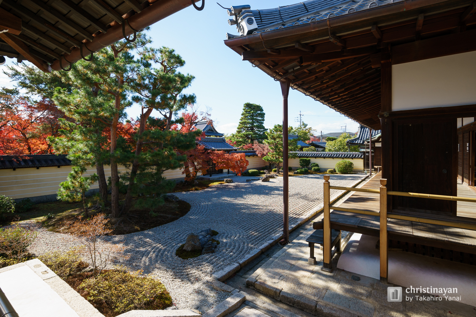 Exterior view of Tohjiin Temple (等持院)