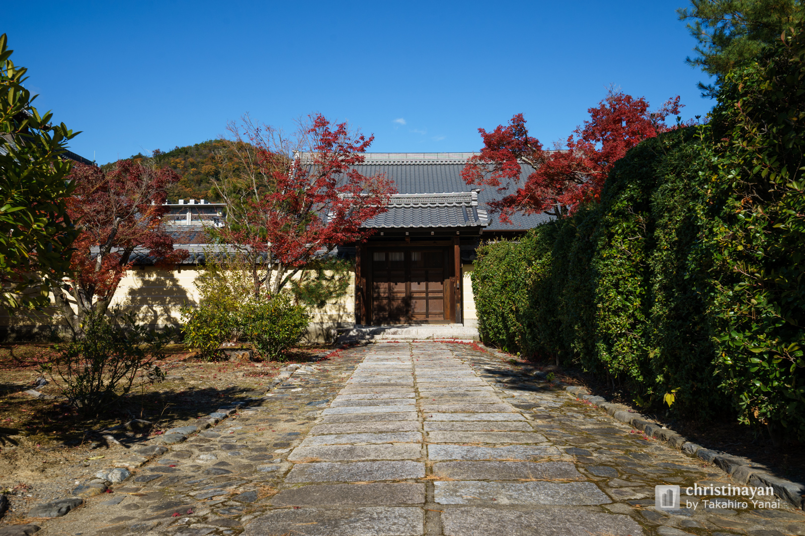 Exterior view of Tohjiin Temple (等持院)