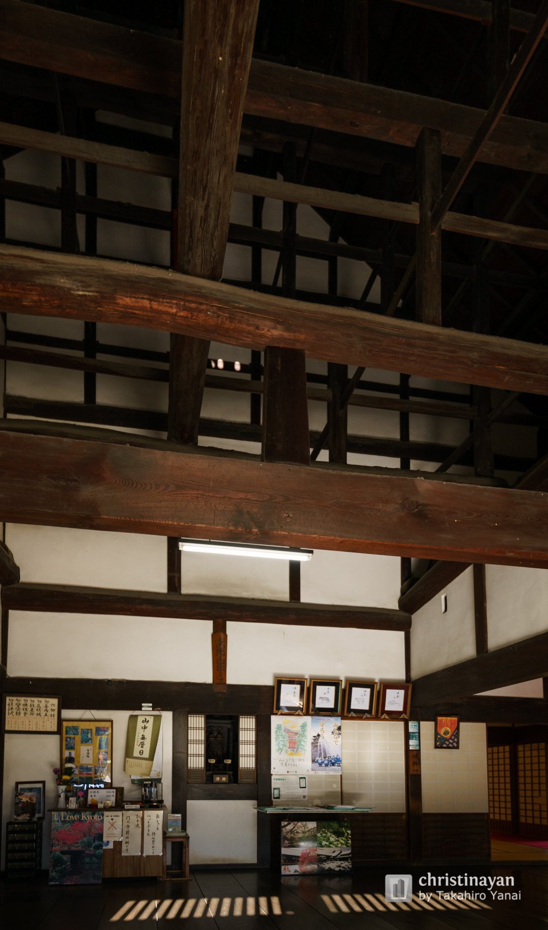 Indoor view of Tohjiin Temple (等持院)