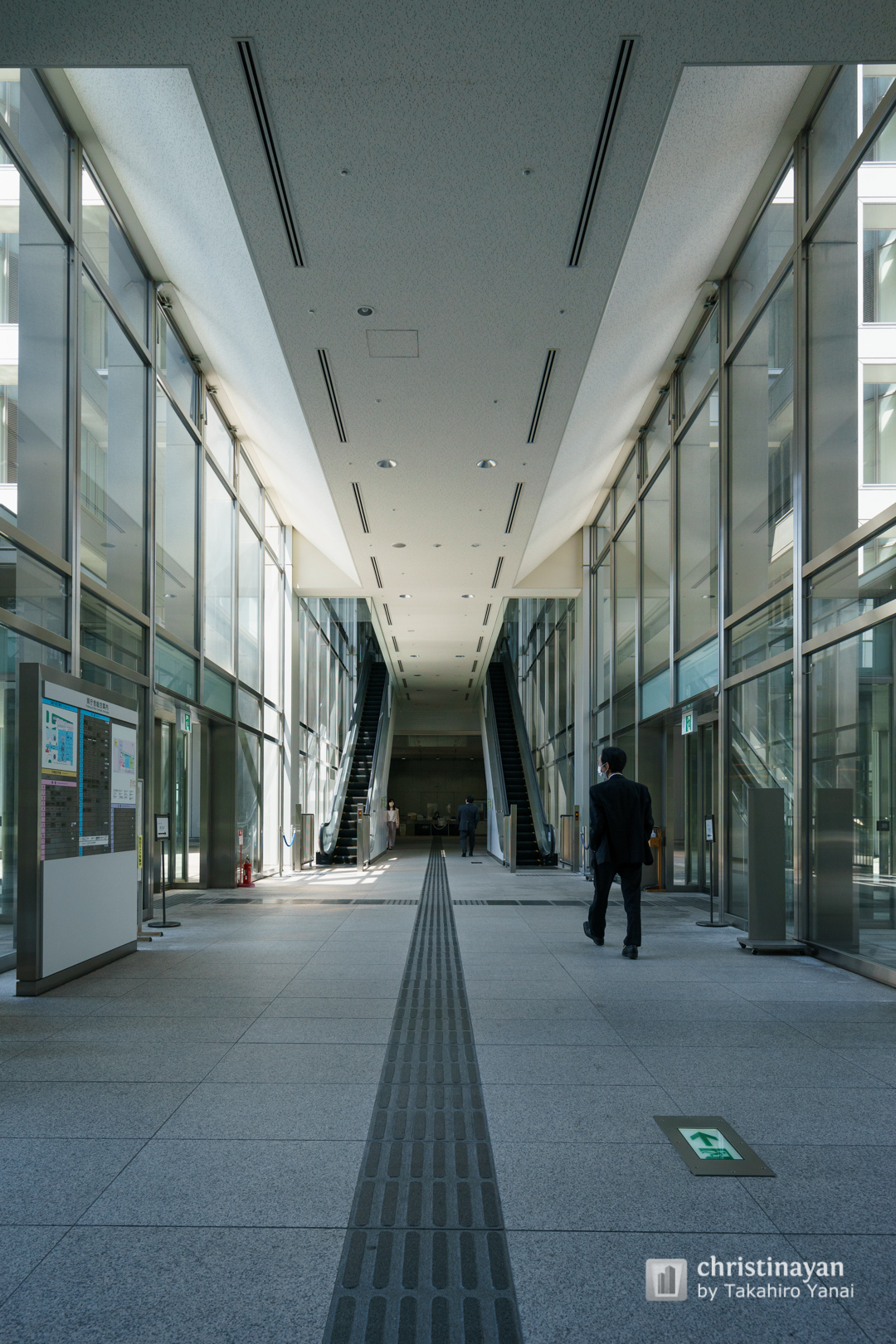 Indoor view of Kagawa Prefectural Government Office, East Building (香川県庁舎　東館)