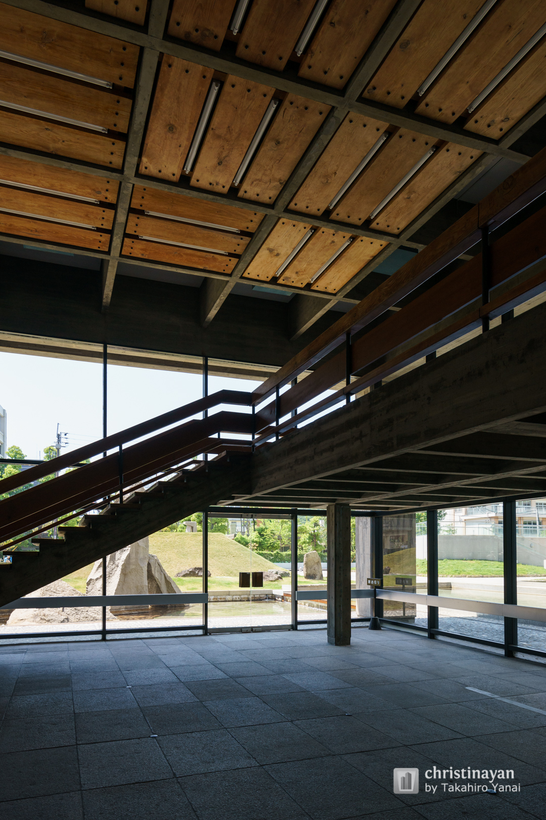 Indoor view of Kagawa Prefectural Government Office, East Building (香川県庁舎　東館)