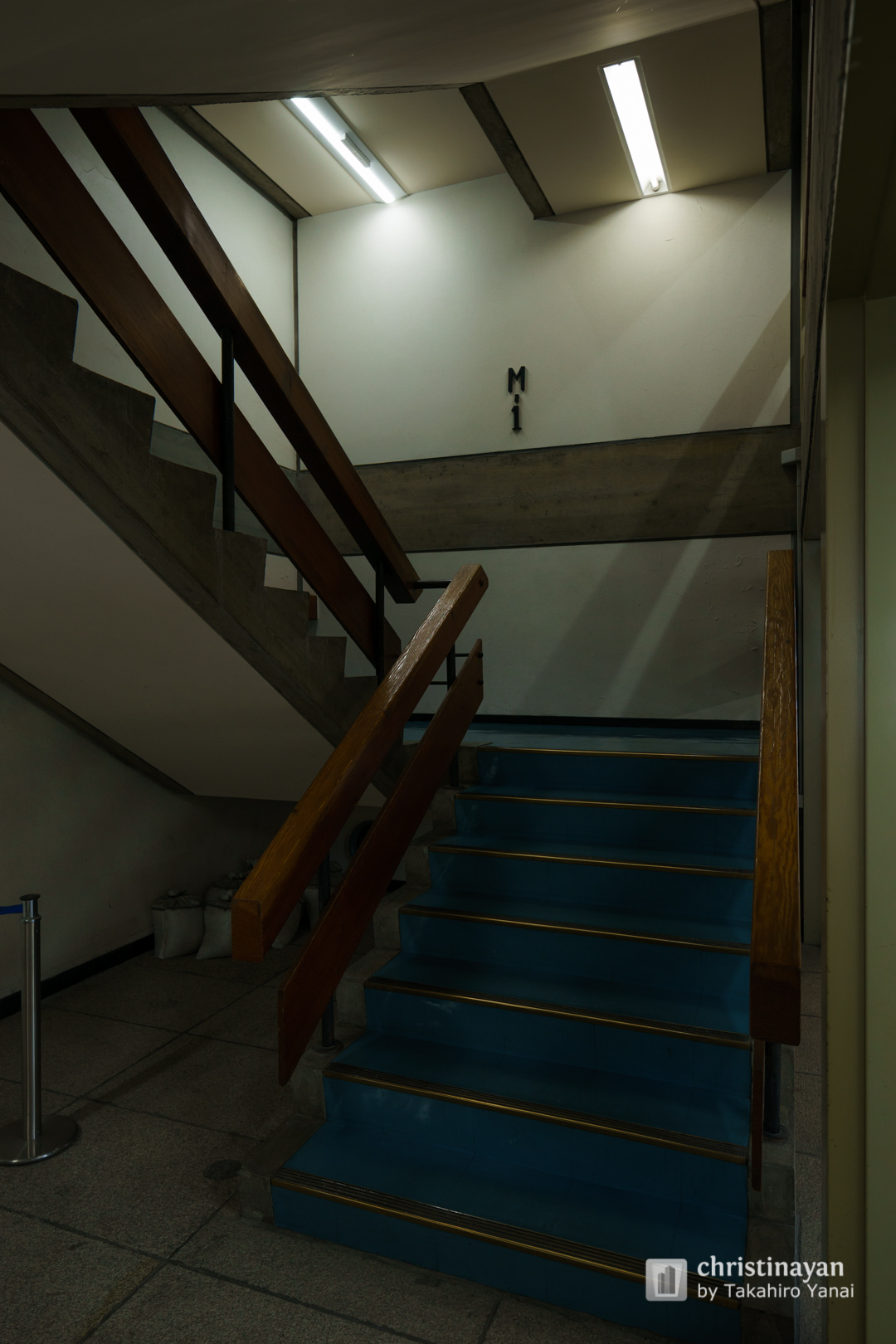 Indoor view of Kagawa Prefectural Government Office, East Building (香川県庁舎　東館)