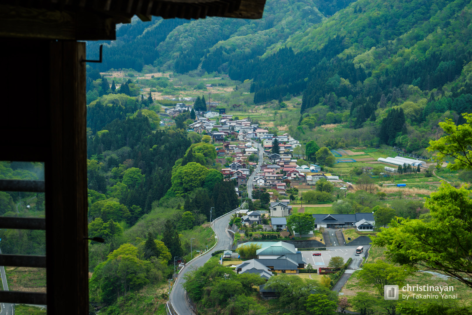Exterior view of Rissyakuji Temple (宝珠山　阿所川院　立石寺)