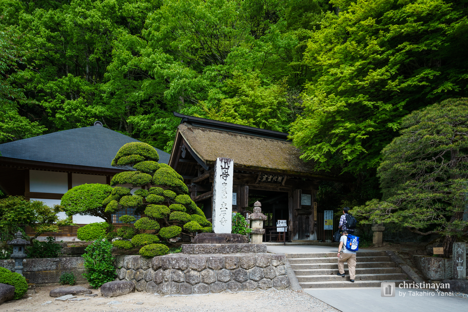 Exterior view of Rissyakuji Temple (宝珠山　阿所川院　立石寺)