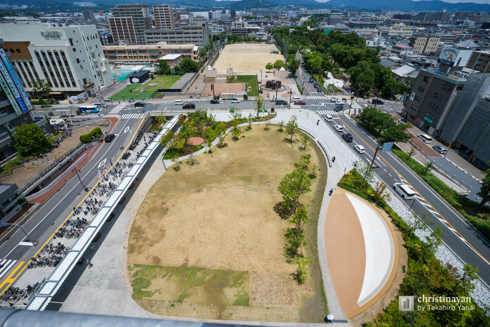 Exterior view of Onikuru (茨木市文化・子育て複合施設　おにクル)