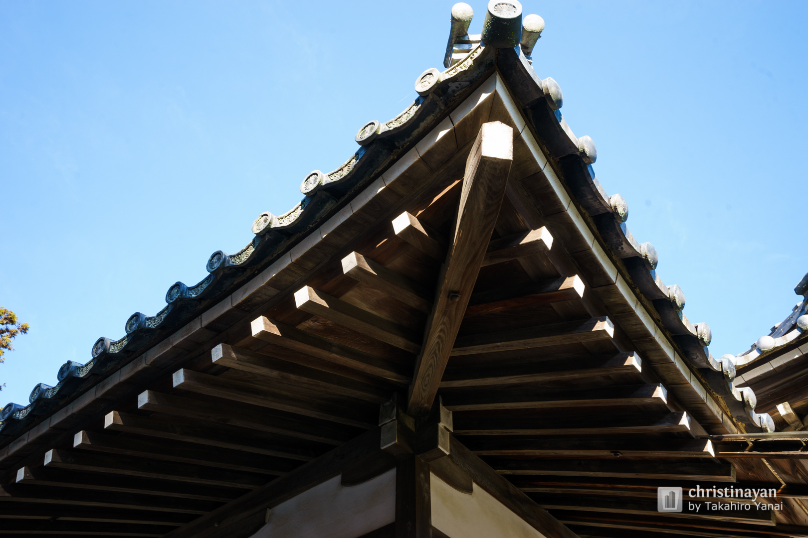 Exterior view of Tada Shrine (多田神社)