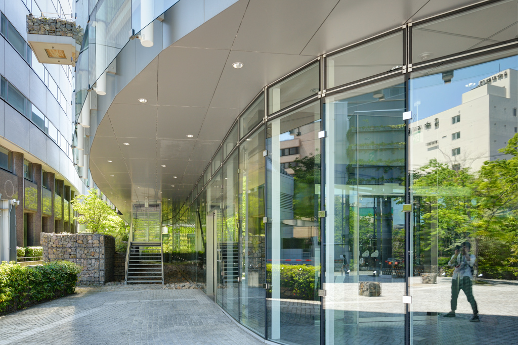 Entrance of Hokkoku Shinbun Akabane Hall (北國新聞赤羽ホール)
