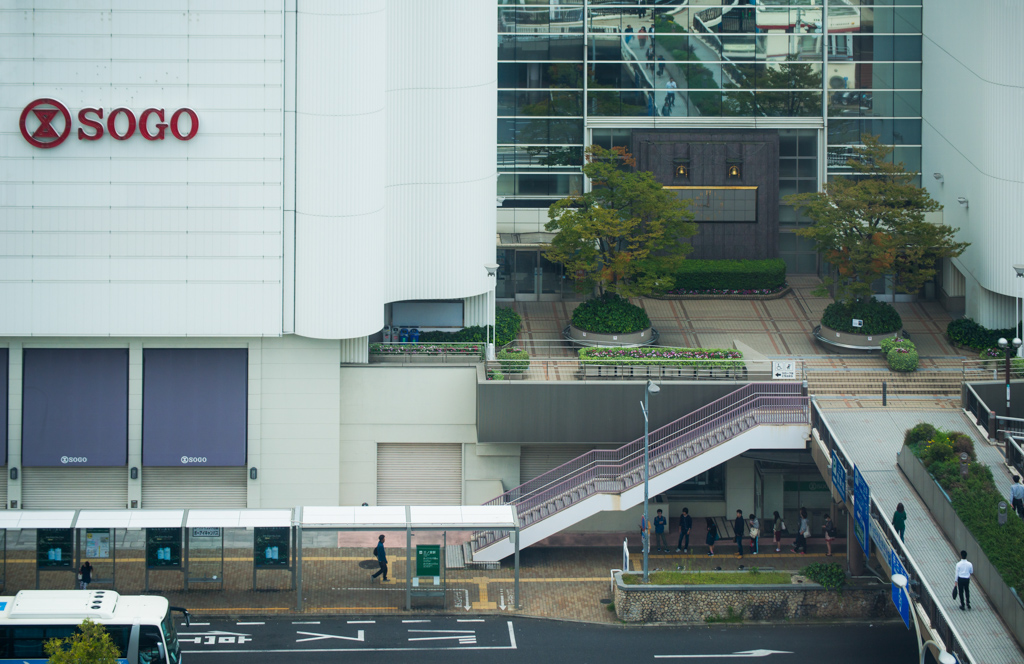 Exterior view of SOGO Kobe (そごう神戸)