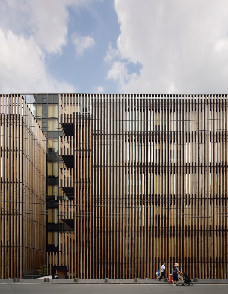 Facade of JST Mfg Head Office Building (日本圧着端子製造本社ビル).