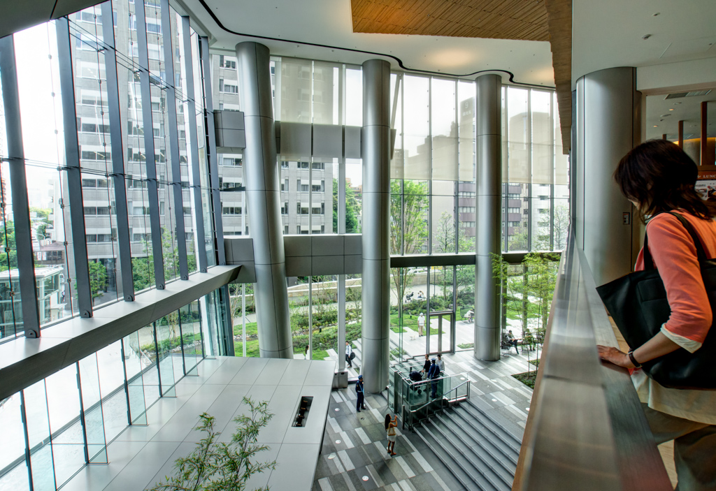 Inerior of Toranomon Hills (虎ノ門ヒルズの内観)