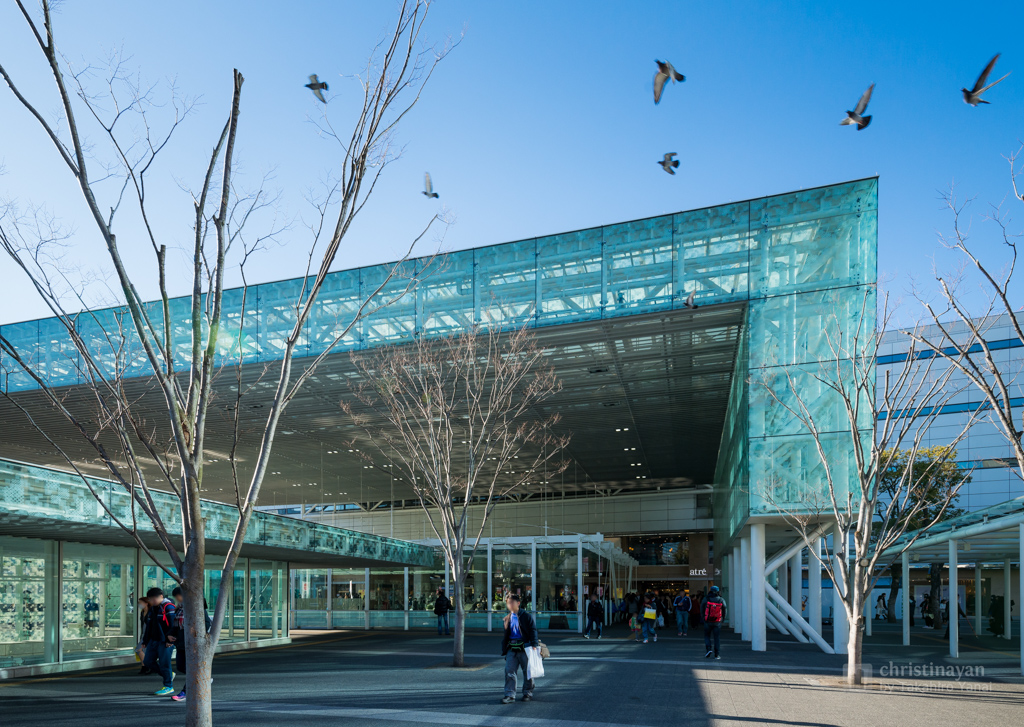 Kawasaki Station, east exit plaza (川崎駅東口駅前広場).