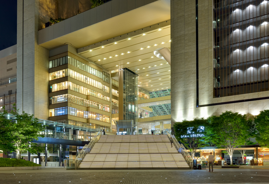 Osaka Station night (大阪駅)