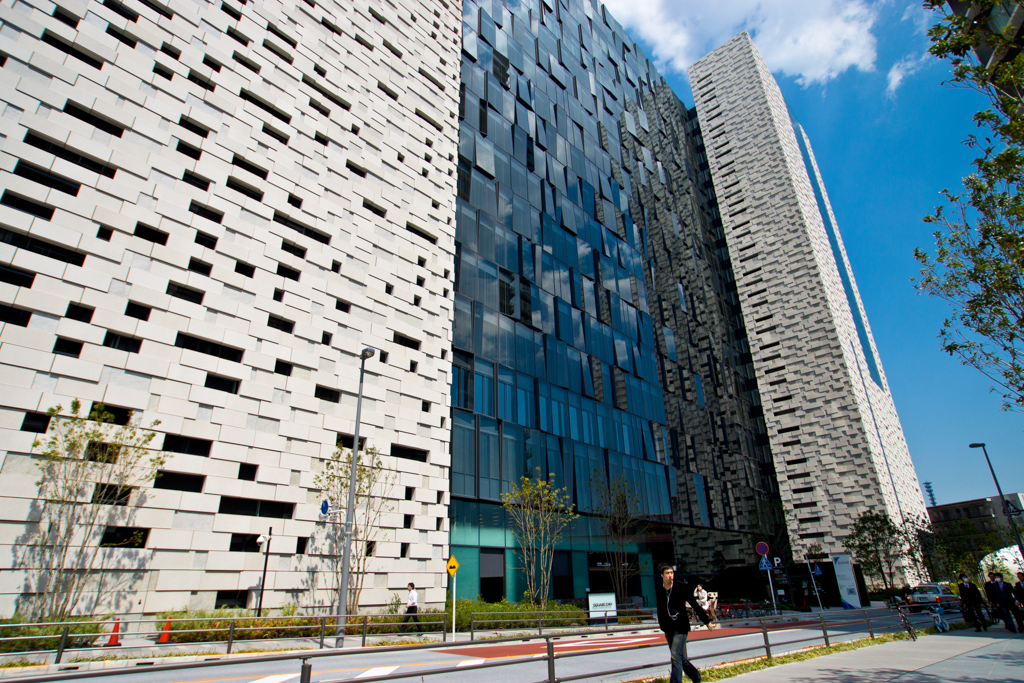 Shinjuku East Side Square (新宿イーストサイドスクエア)