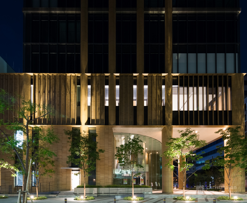 The facade of Mitsubishi Tanabe Pharma, Head Office Building (田辺三菱製薬　本社ビル)