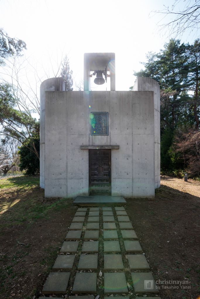 The facade of Rouault Chapel (ルオー礼拝堂)