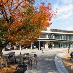 Exterior view of Takarazuka Arts Center (宝塚市立文化芸術センター)