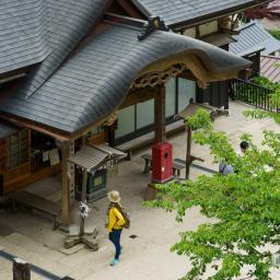 Exterior view of Rissyakuji Temple (宝珠山　阿所川院　立石寺)