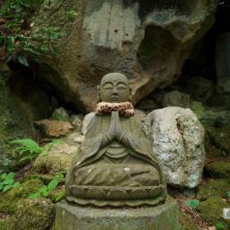 Exterior view of Rissyakuji Temple (宝珠山　阿所川院　立石寺)