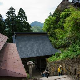 Exterior view of Rissyakuji Temple (宝珠山　阿所川院　立石寺)