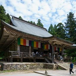 Exterior view of Rissyakuji Temple (宝珠山　阿所川院　立石寺)