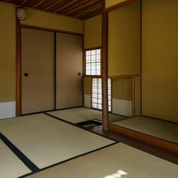 Indoor view of Ichizo Kobayashi Museum (小林一三記念館)