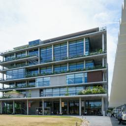 Exterior view of Onikuru (茨木市文化・子育て複合施設　おにクル)