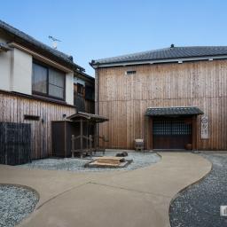 Exterior view of Nishiyama Shuzo, Koden (西山酒造場　鼓傳)